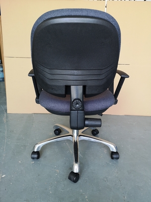 Silla de elaboración ajustable triple del ESD, sillas cómodas del laboratorio con los apoyabrazos