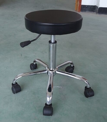 La PU cubre las sillas seguras superficiales del ESD/el resto ergonómico de los pies con cuero de los taburetes del laboratorio disponibles