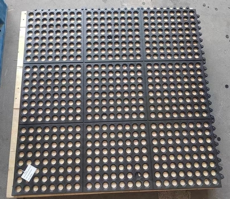 Alfombra negra anti fatiga con agujeros para el lugar de trabajo o la fábrica
