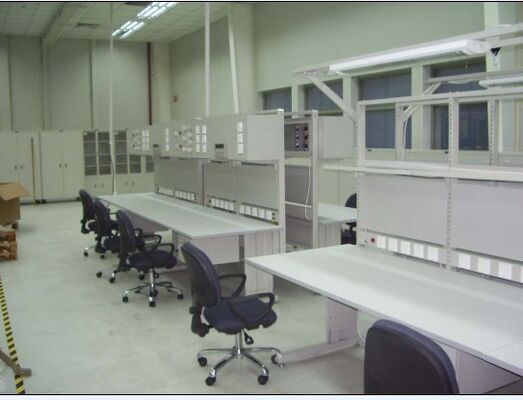 Estación de trabajo ESD personalizada con altura ajustable eléctrica y antiestática para electrónica