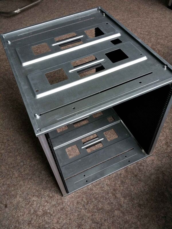 630*530*570mm ESD Repostería de PCB. Repostería antiestática para el manejo y transporte de PCB.